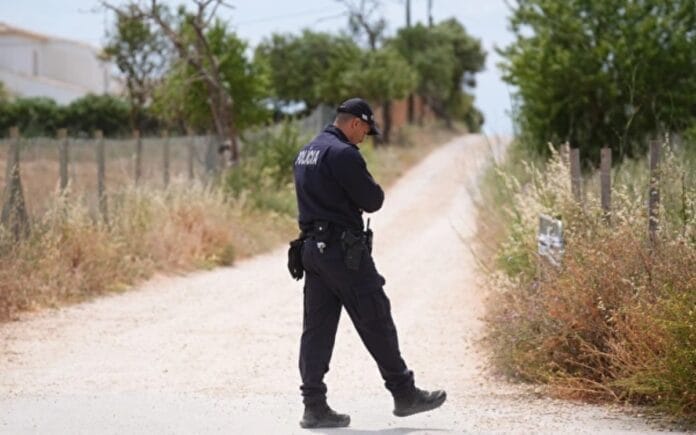 niños franceses abandonados en una carretera