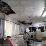 Paredes con moho y pisos inundados en oficinas de la Jurisdicción Sanitaria 1